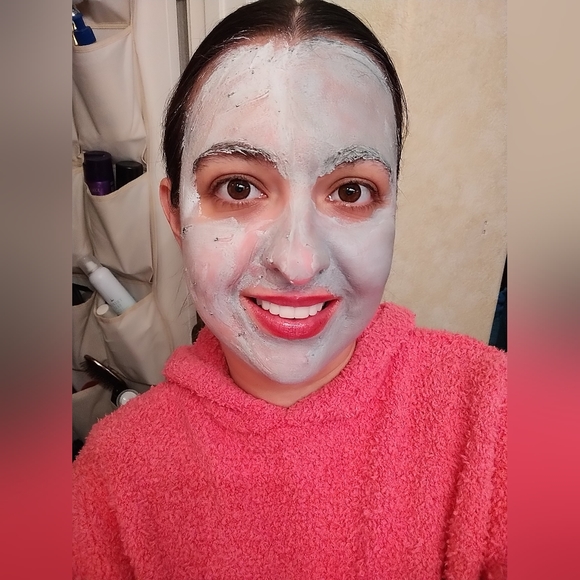 Meet your Posher Ambassador, Michelle! - Picture 4 of 12